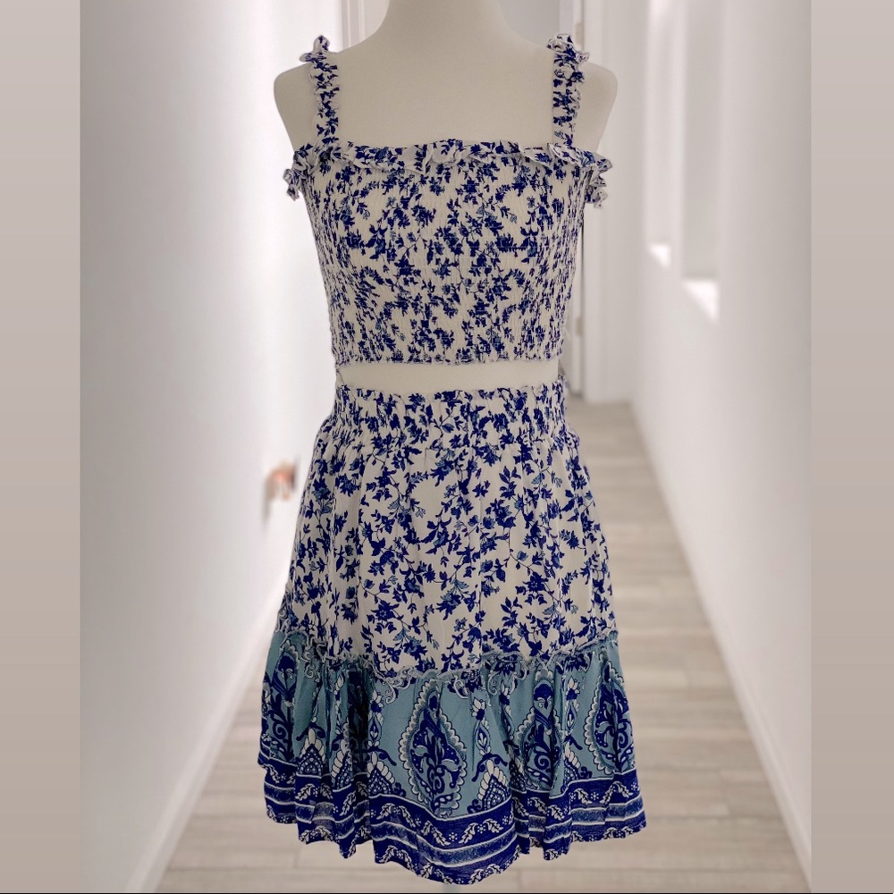 SHEIN Blue & White Floral 2-piece set